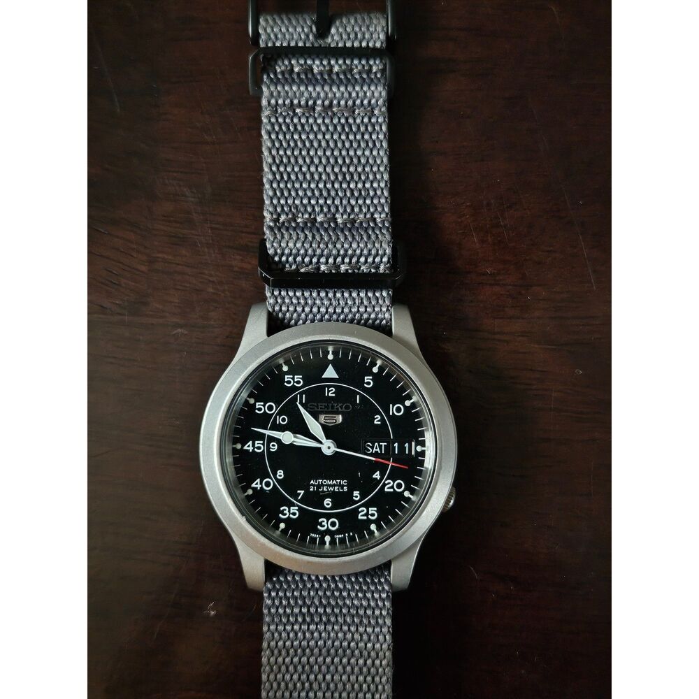 Seiko 5 7S26-02J0 37mm Black Dial Day/Date Automatic - Men's Watch - Japan